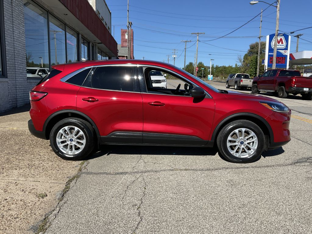 2022 Ford Escape Image 2