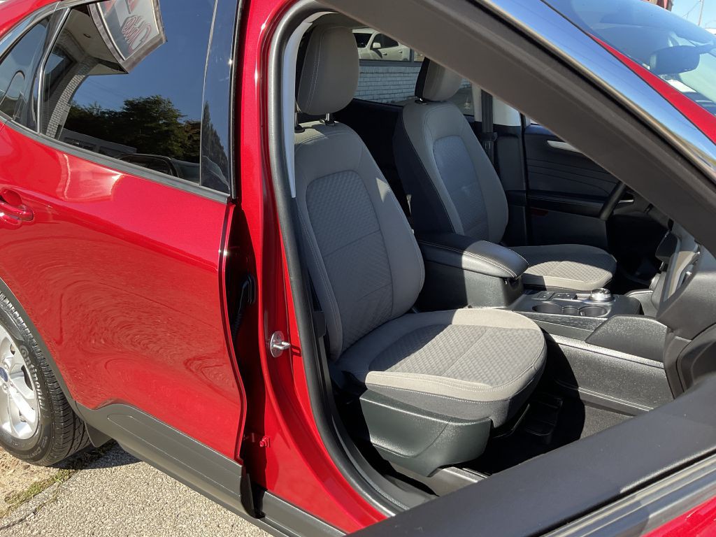 2022 Ford Escape Image 17
