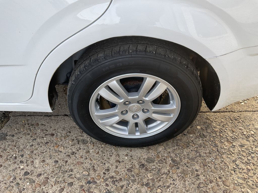 2012 Chevrolet Sonic Image 10