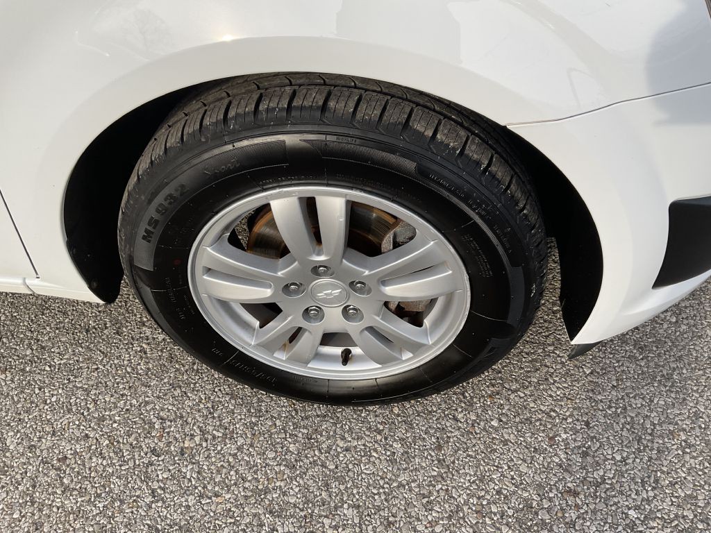 2012 Chevrolet Sonic Image 11