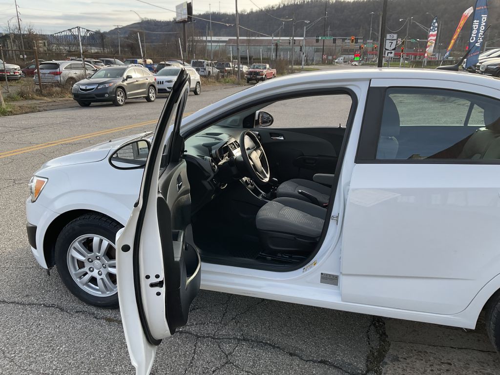 2012 Chevrolet Sonic Image 13