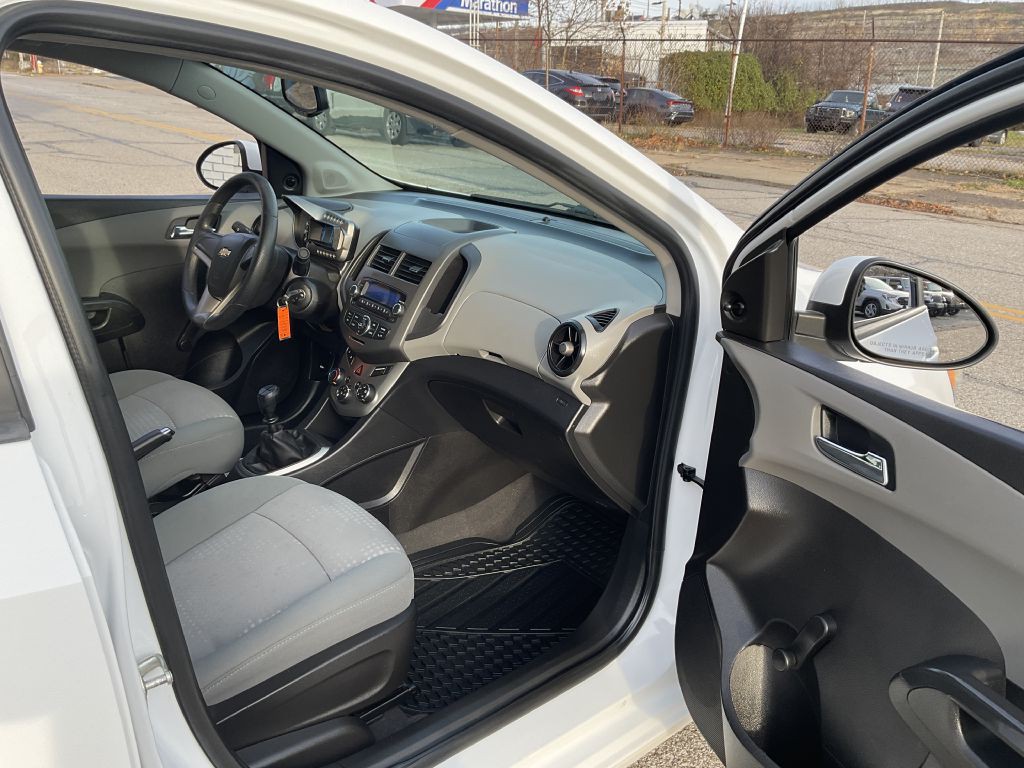 2012 Chevrolet Sonic Image 18