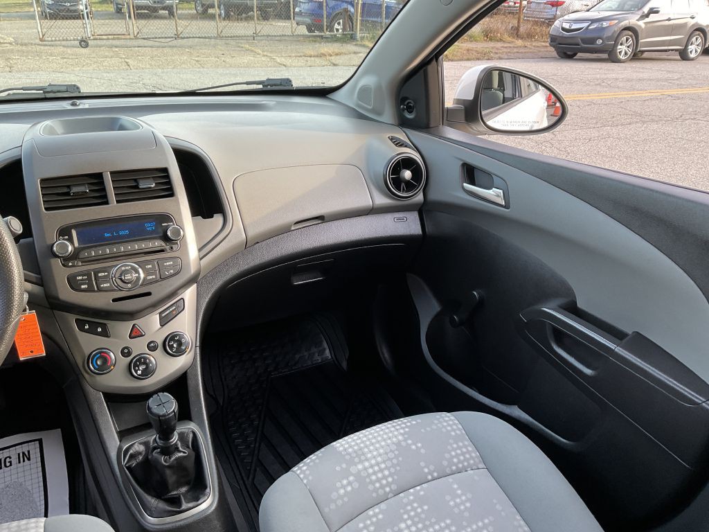 2012 Chevrolet Sonic Image 29