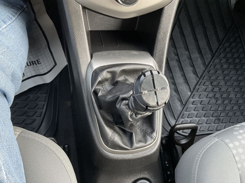 2012 Chevrolet Sonic Image 32