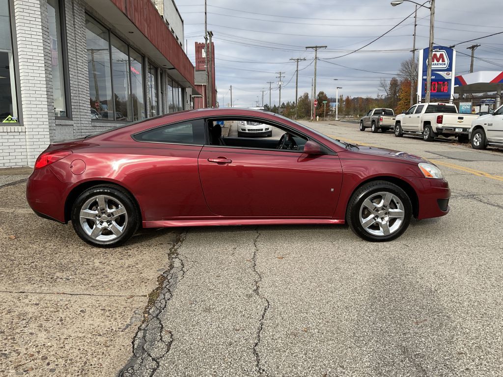 2009 Pontiac G6 Image 2