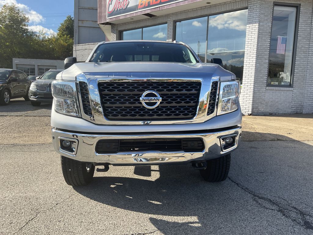 2017 Nissan Titan Image 4