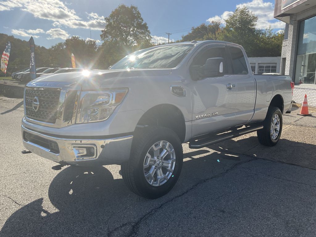 2017 Nissan Titan Image 5