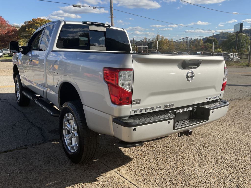 2017 Nissan Titan Image 7