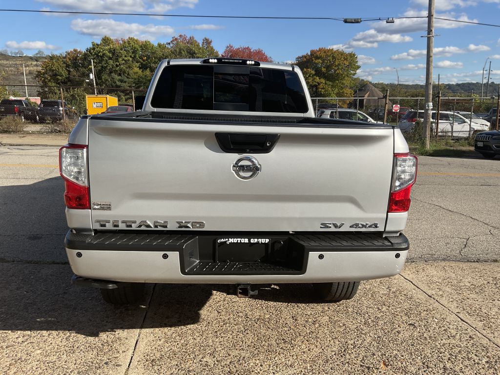 2017 Nissan Titan Image 8