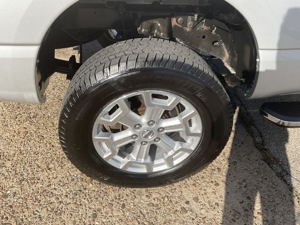 2017 Nissan Titan Image 12