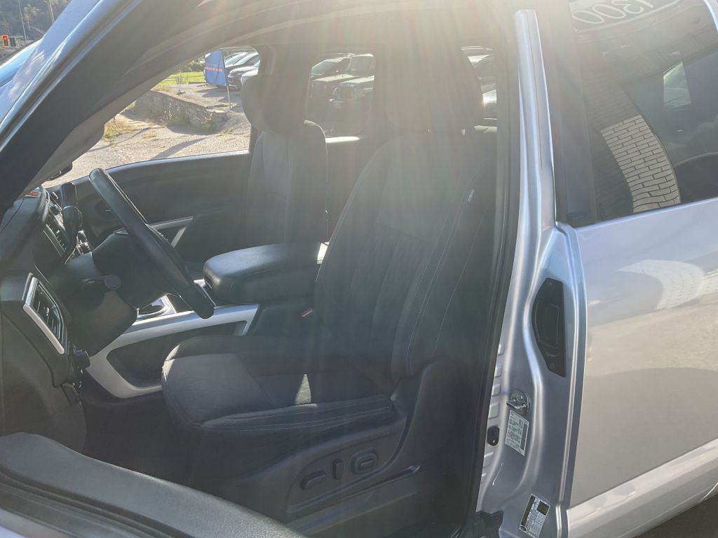 2017 Nissan Titan Image 14