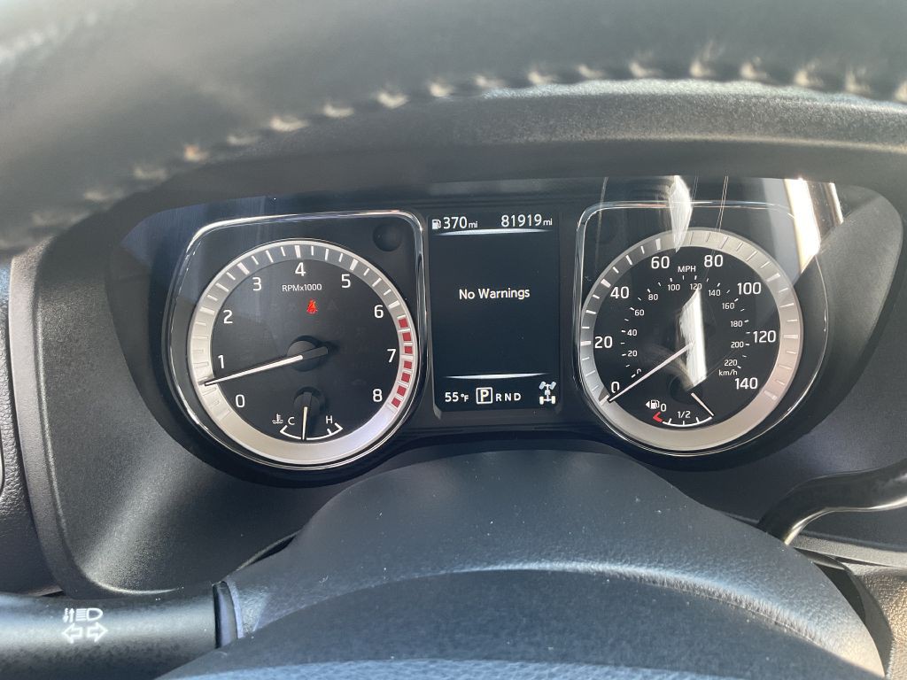 2017 Nissan Titan Image 32