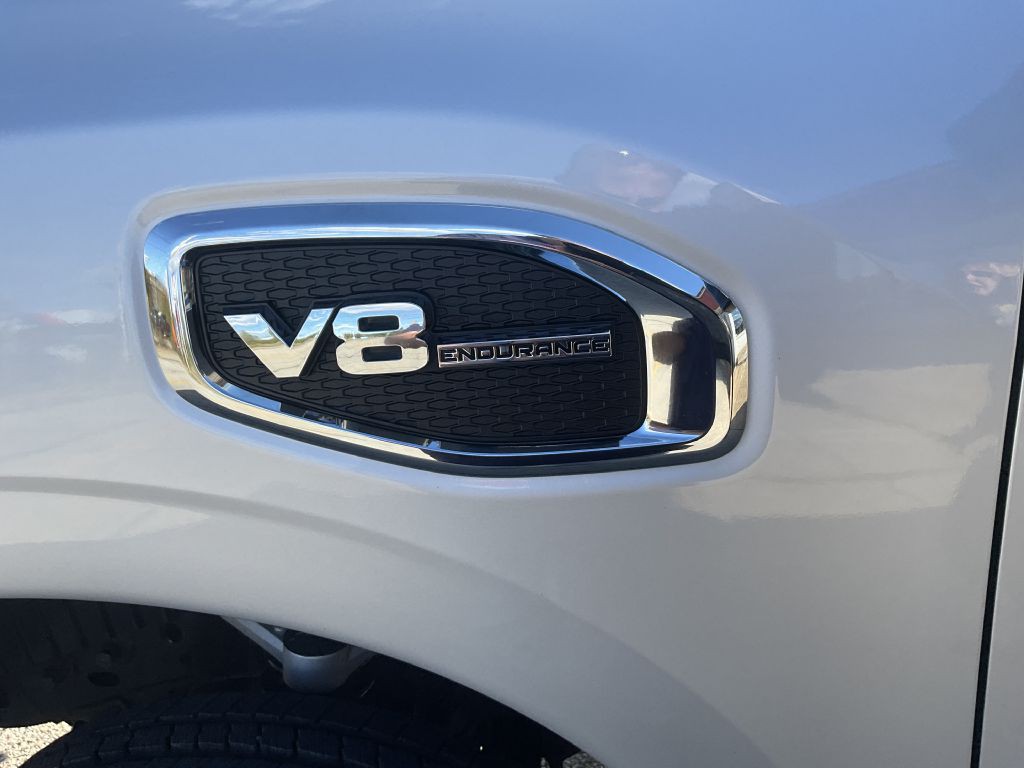 2017 Nissan Titan Image 37