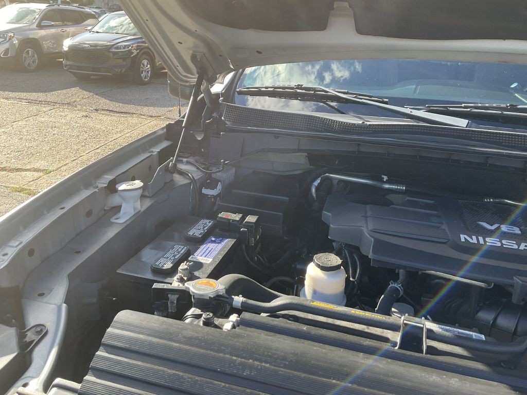 2017 Nissan Titan Image 39