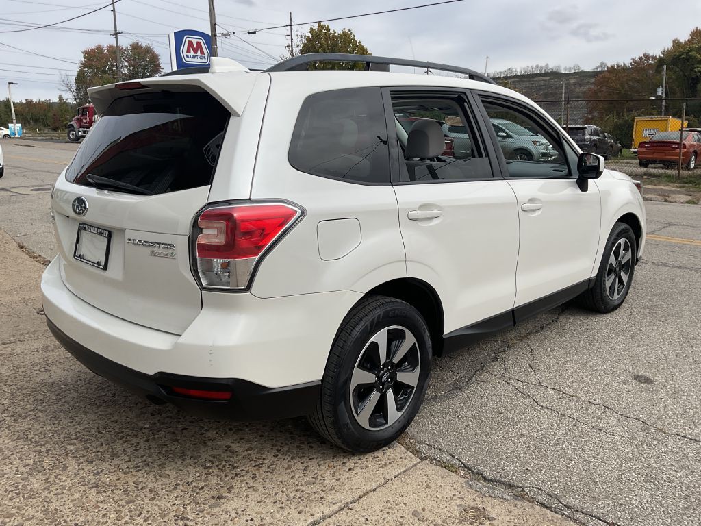 2017 Subaru Forester Image 3