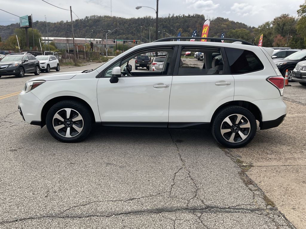2017 Subaru Forester Image 6