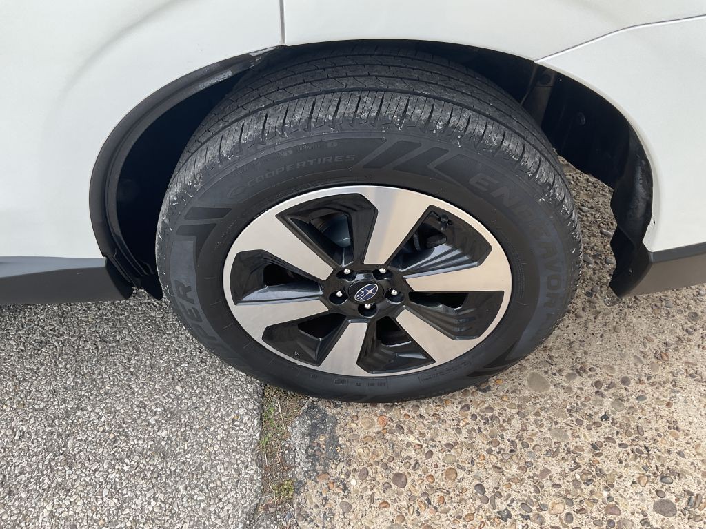 2017 Subaru Forester Image 10