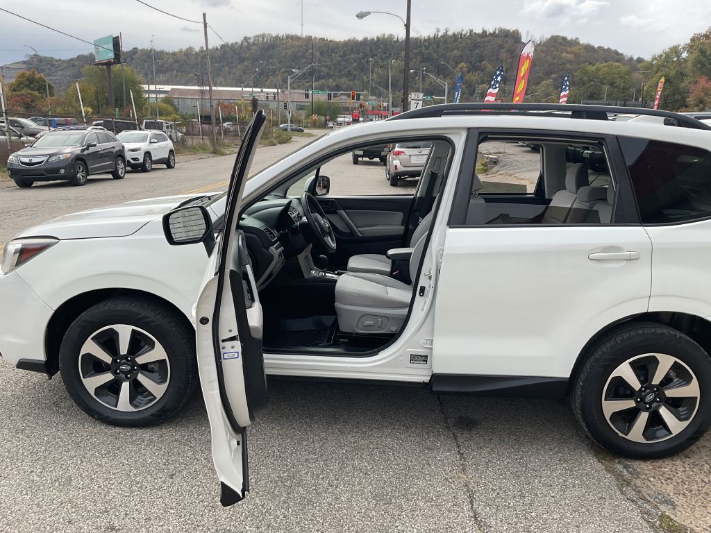 2017 Subaru Forester Image 13