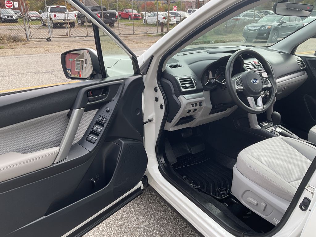 2017 Subaru Forester Image 15