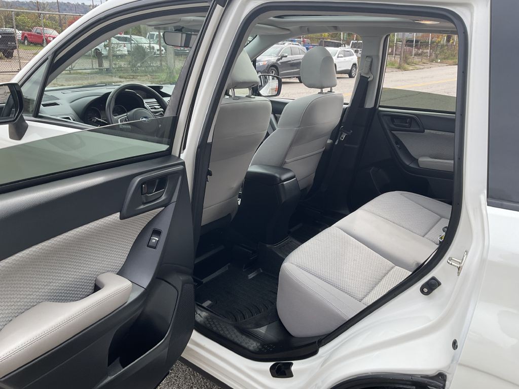 2017 Subaru Forester Image 21