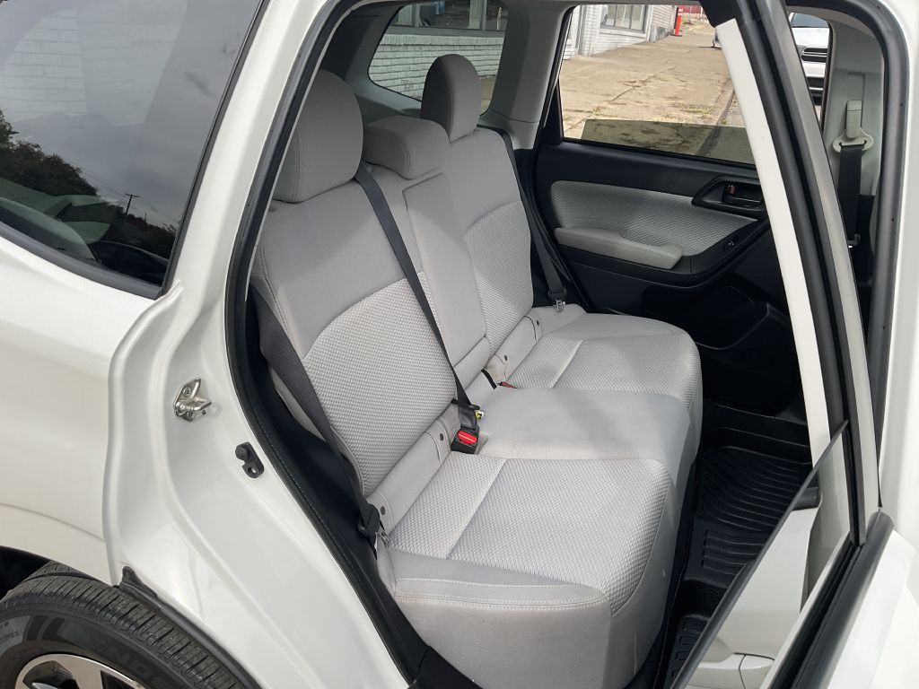 2017 Subaru Forester Image 23