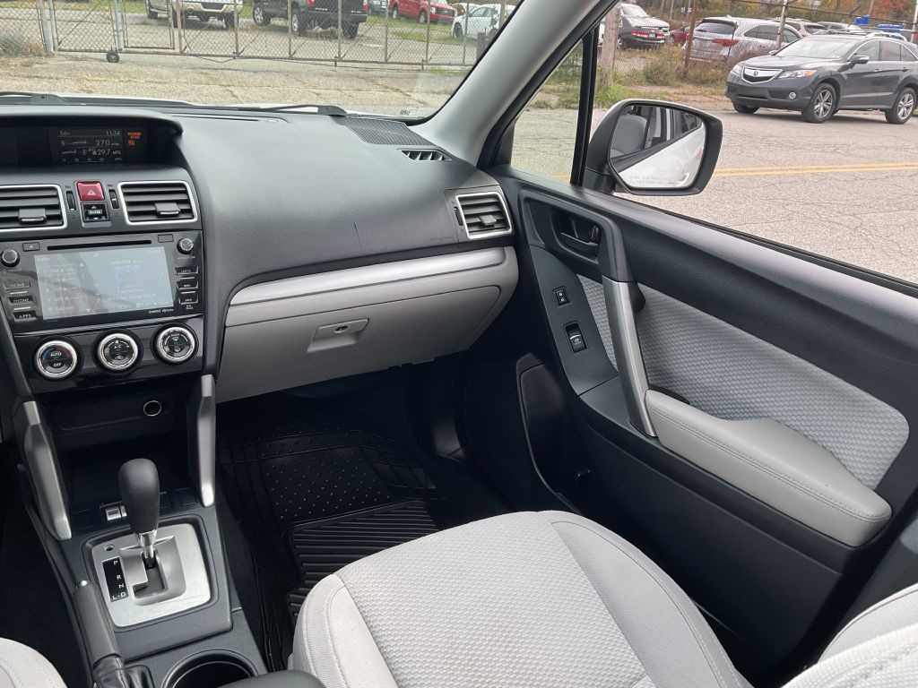 2017 Subaru Forester Image 30