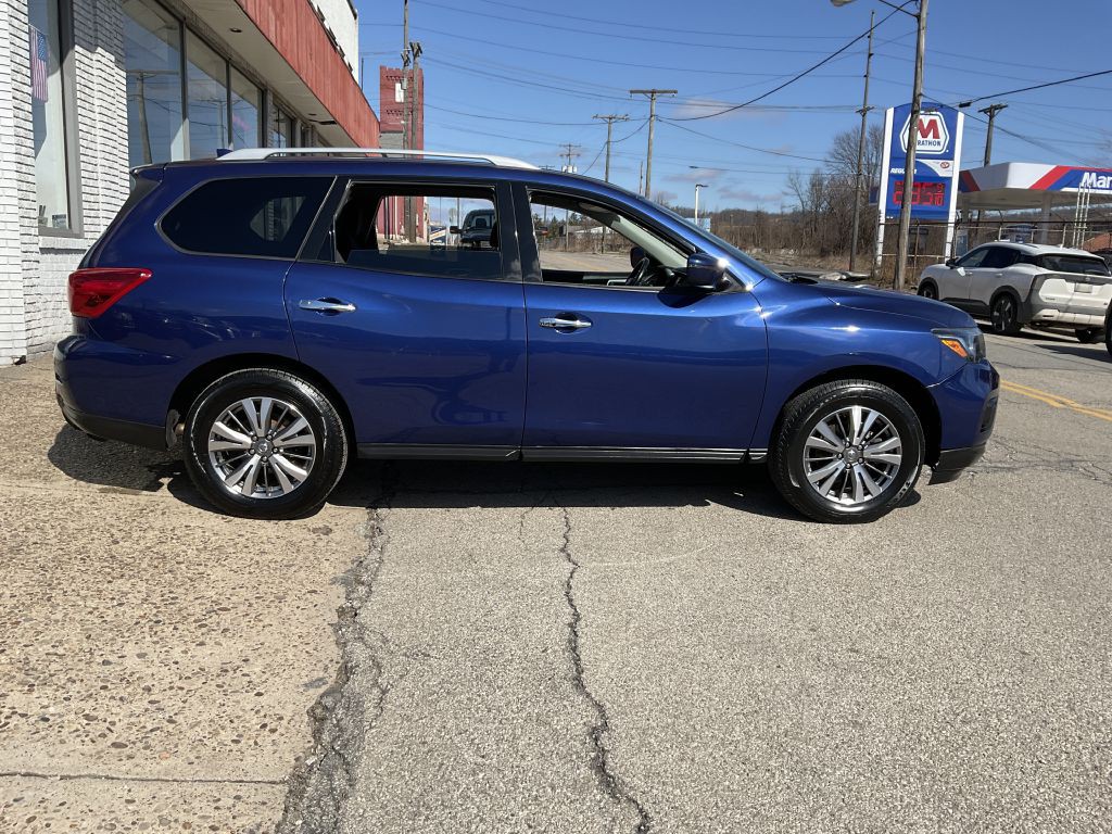 2020 Nissan Pathfinder Image 2