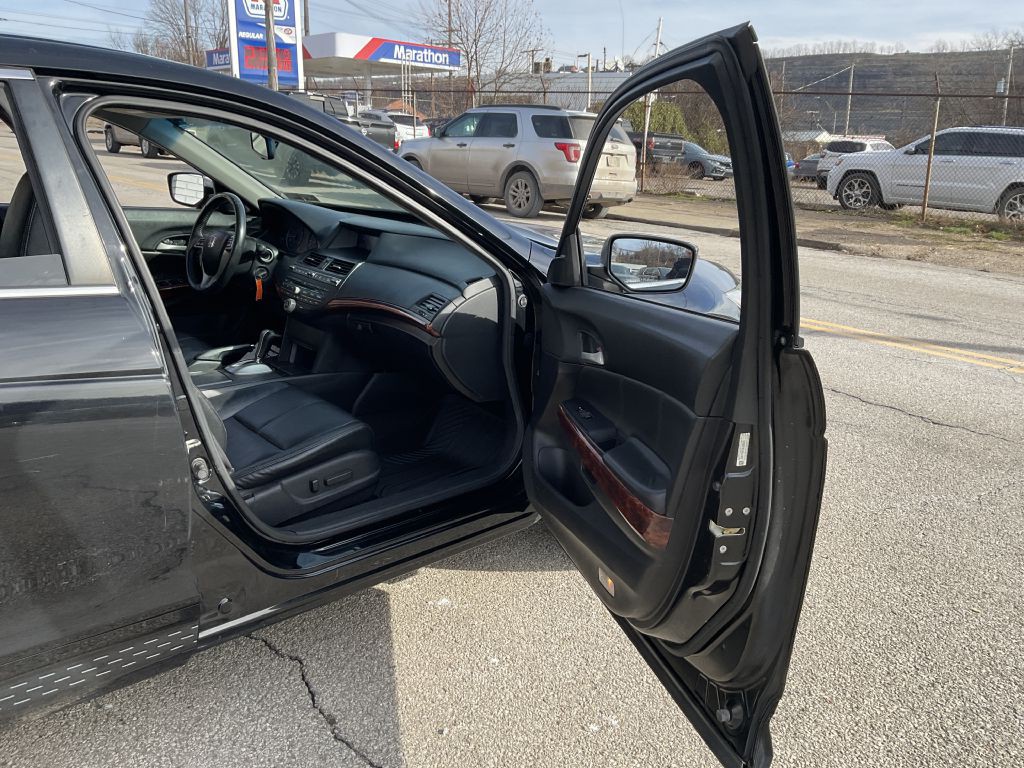 2011 Honda Crosstour Image 18