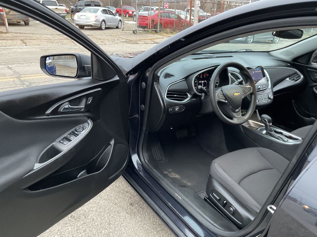 2023 Chevrolet Malibu Image 15