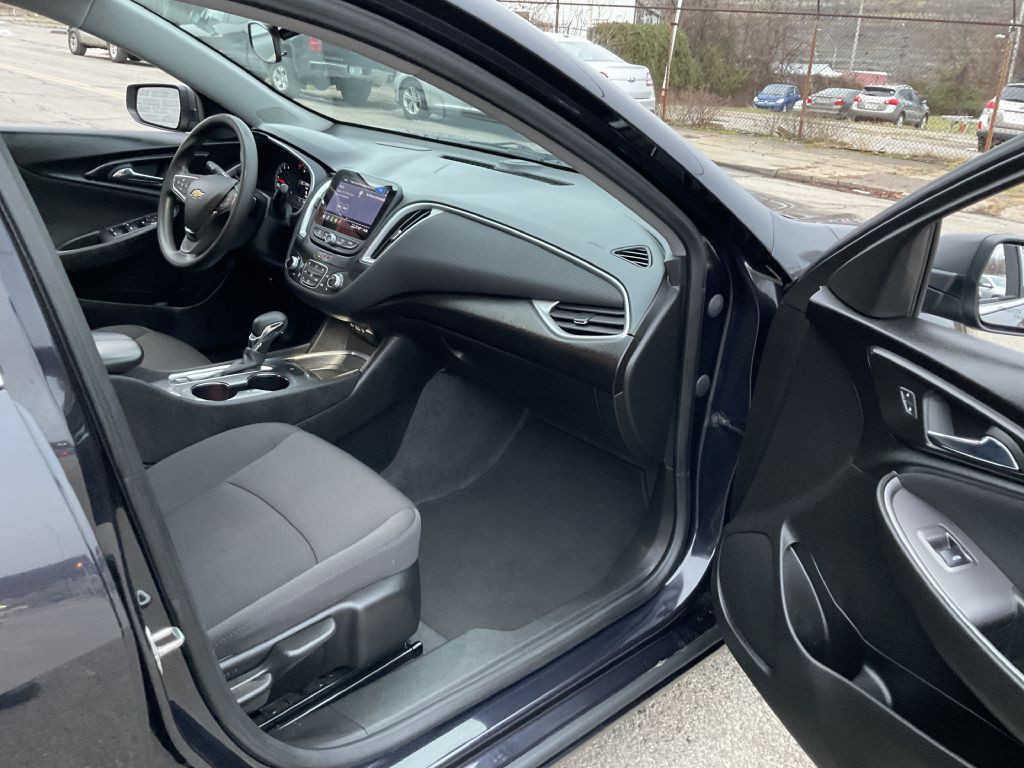 2023 Chevrolet Malibu Image 18