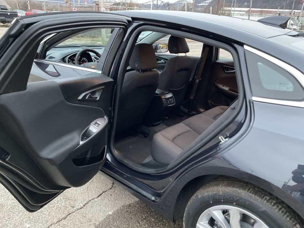 2023 Chevrolet Malibu Image 21