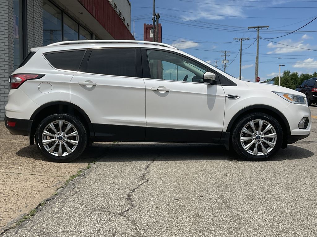 2017 Ford Escape Image 2