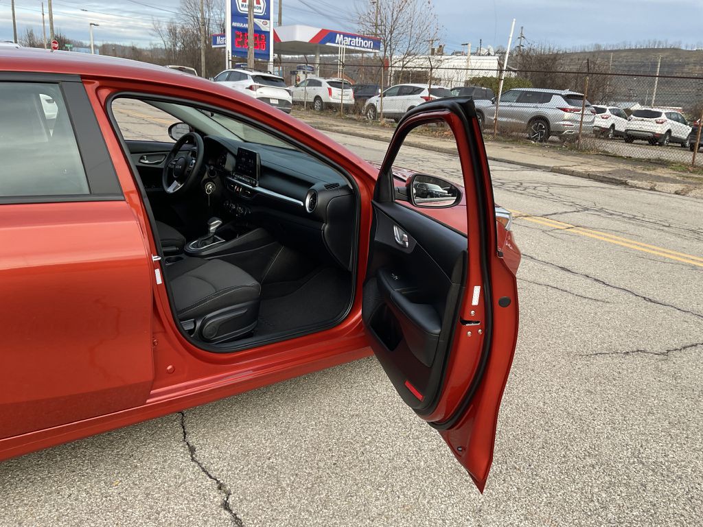 2023 Kia Forte Image 16