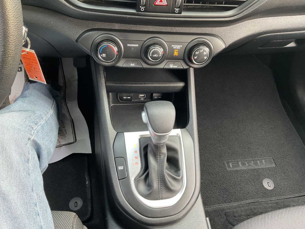 2023 Kia Forte Image 36