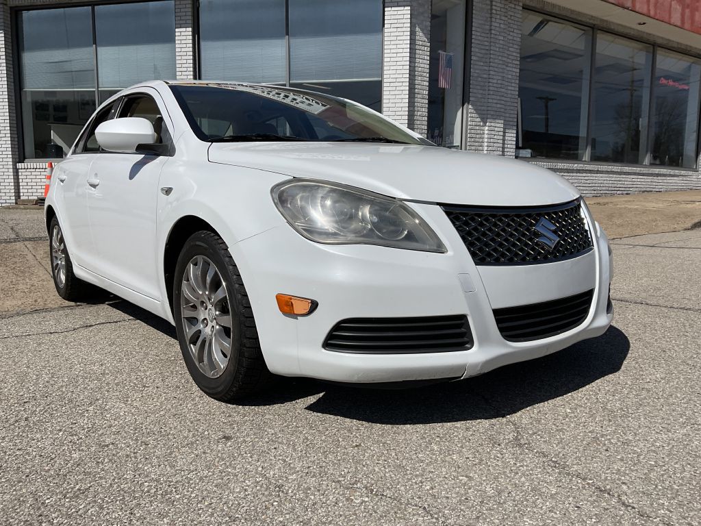 2013 Suzuki Kizashi Image 1