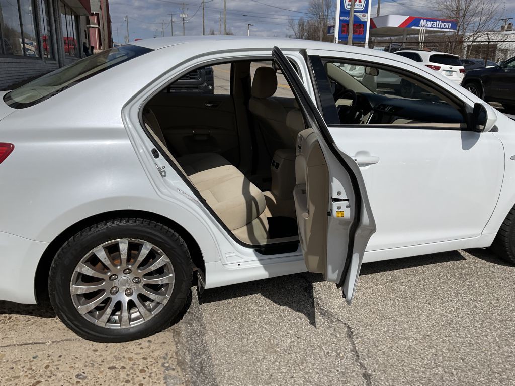 2013 Suzuki Kizashi Image 21