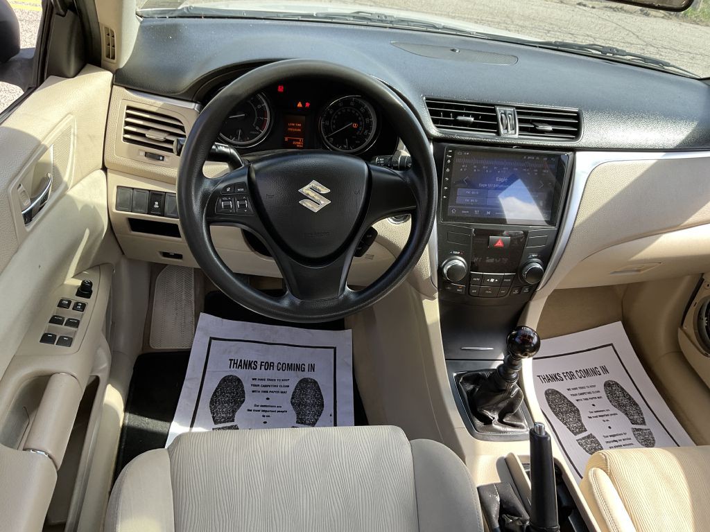 2013 Suzuki Kizashi Image 25