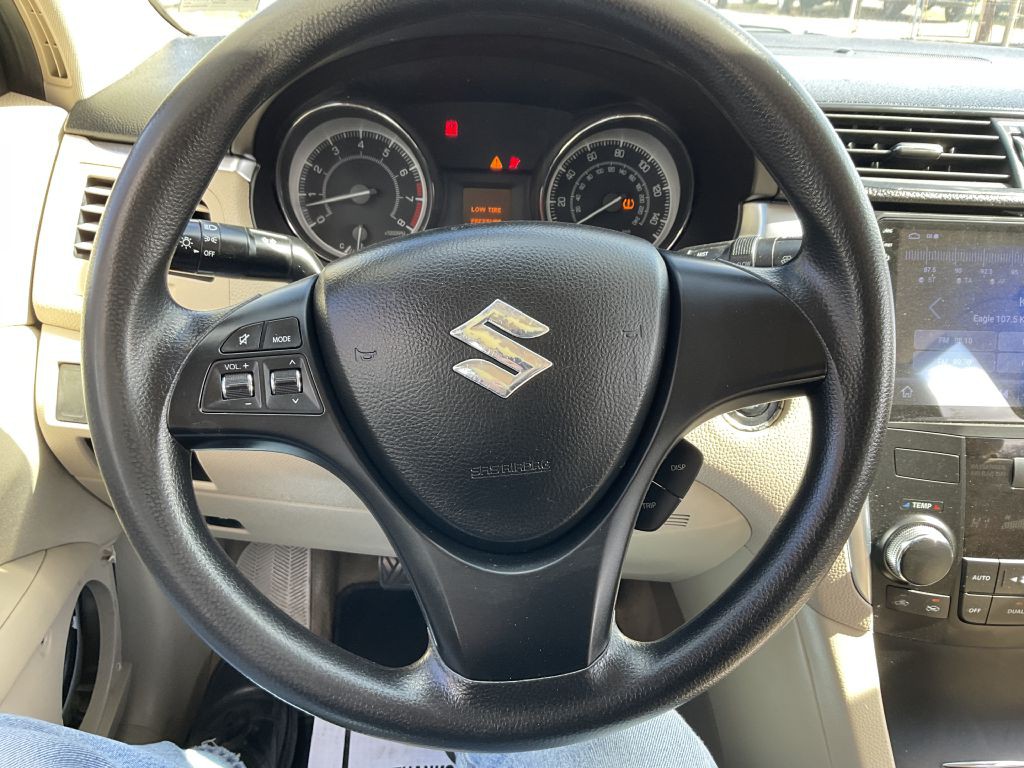 2013 Suzuki Kizashi Image 28