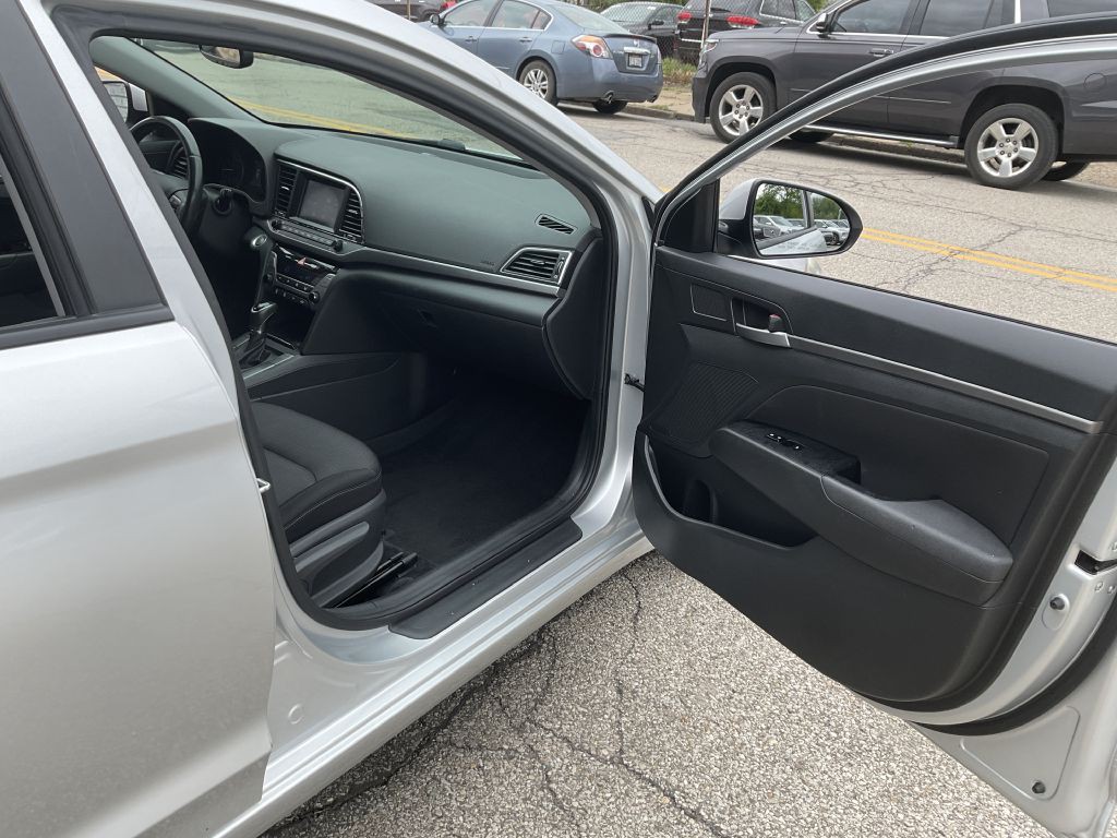 2018 Hyundai Elantra Image 15