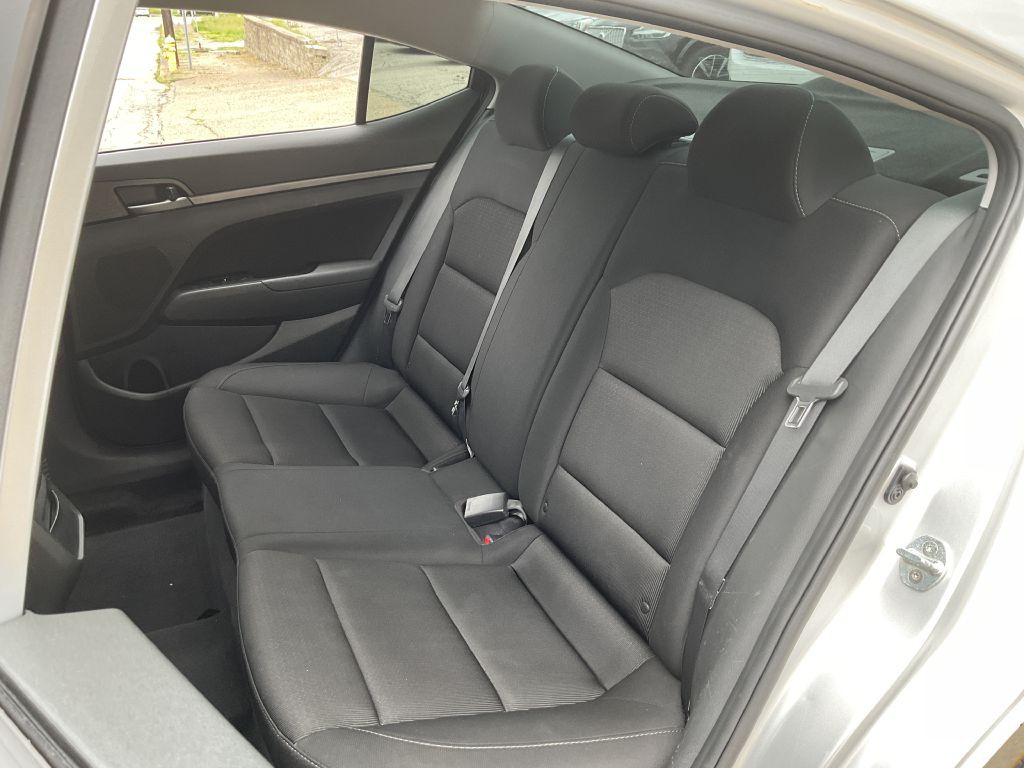 2018 Hyundai Elantra Image 18