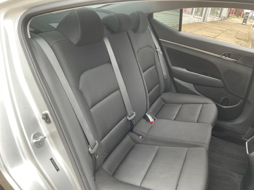 2018 Hyundai Elantra Image 20