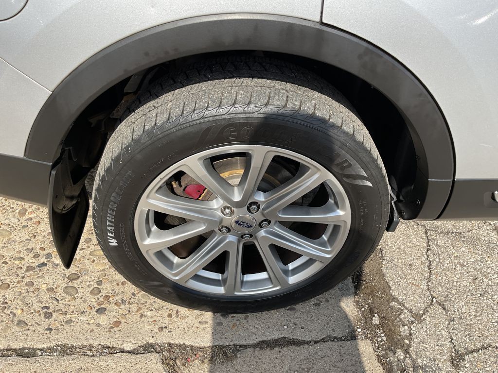 2016 Ford Explorer Image 12