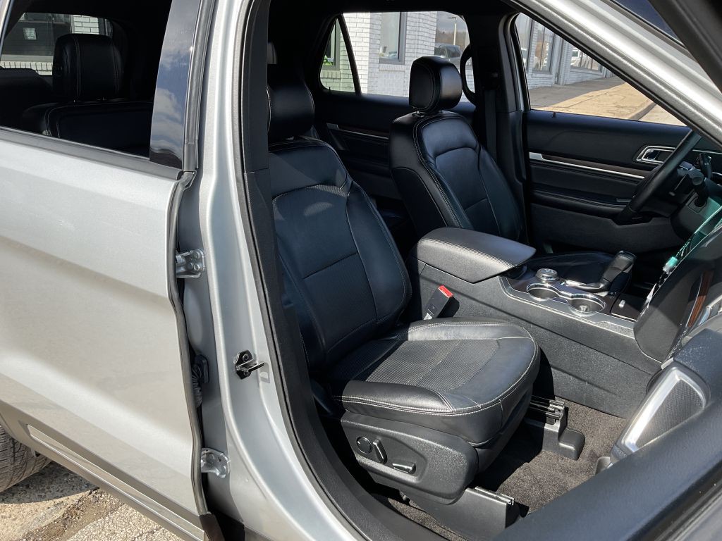 2016 Ford Explorer Image 17