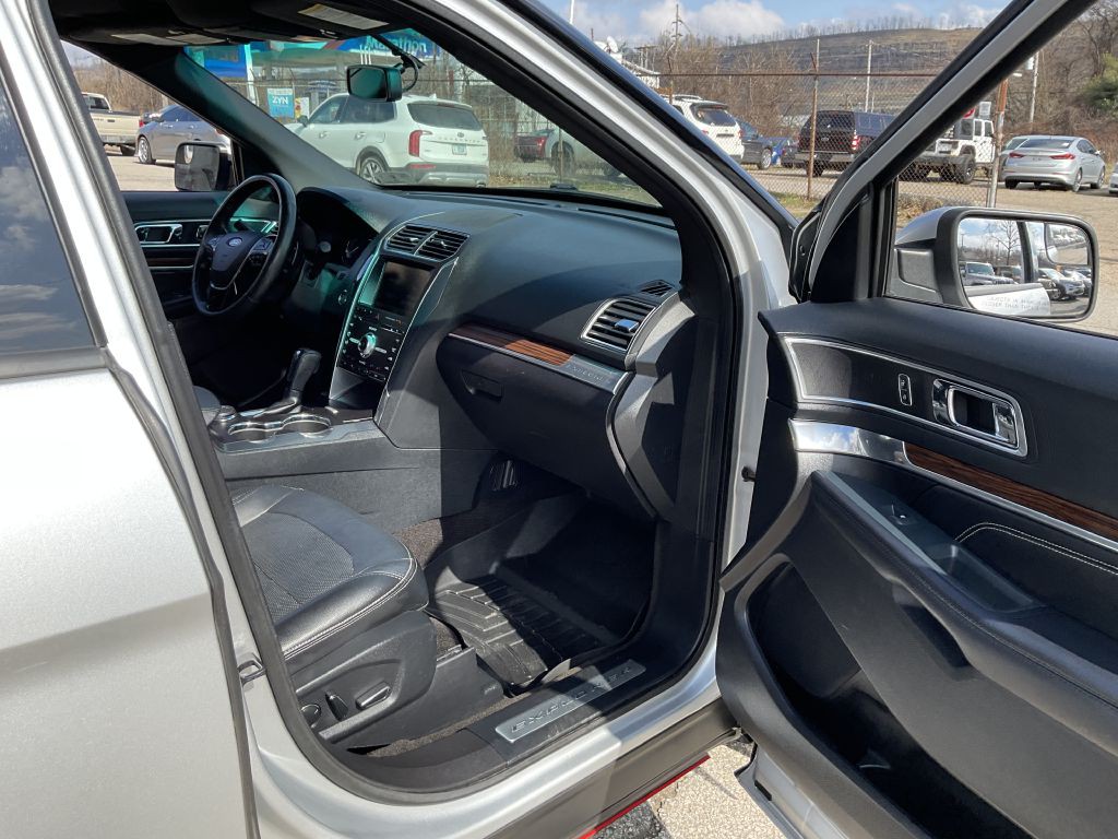 2016 Ford Explorer Image 18