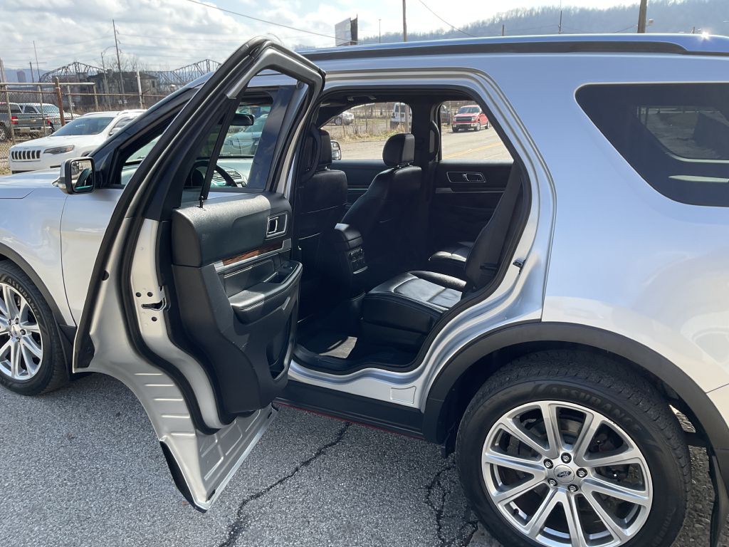 2016 Ford Explorer Image 19