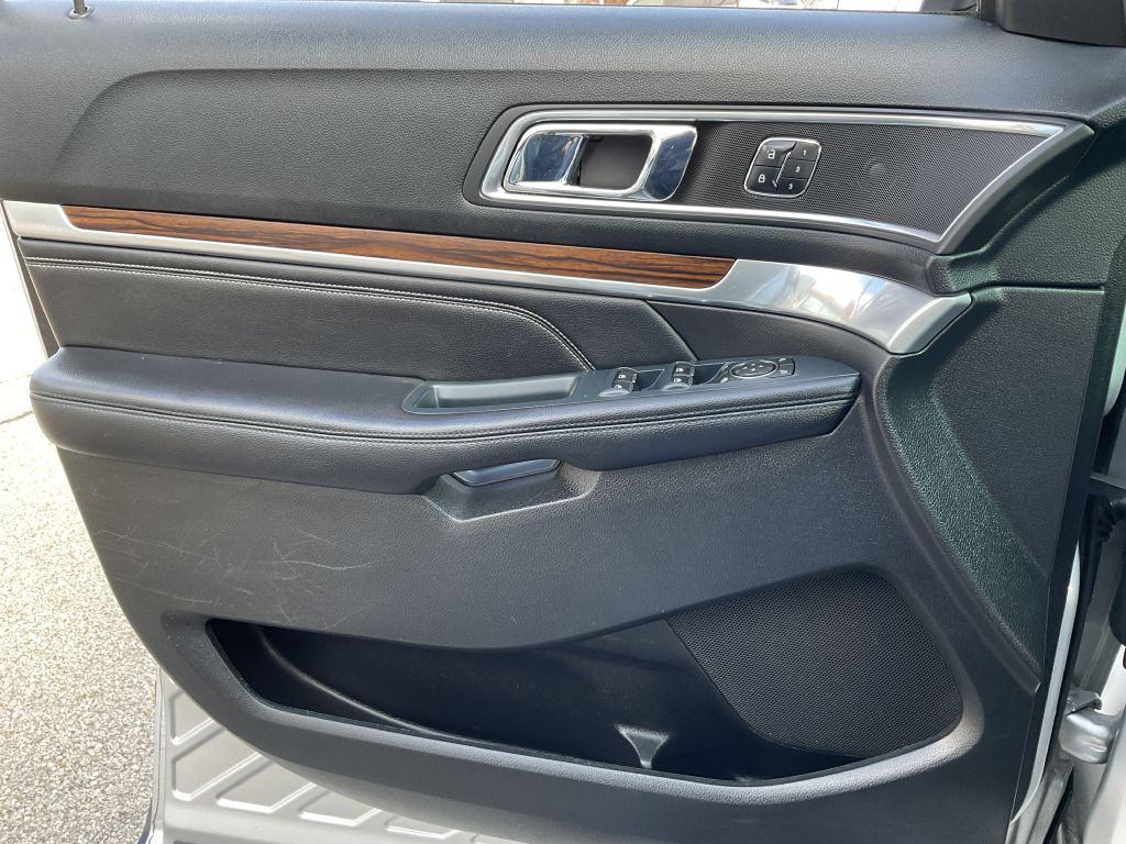 2016 Ford Explorer Image 35