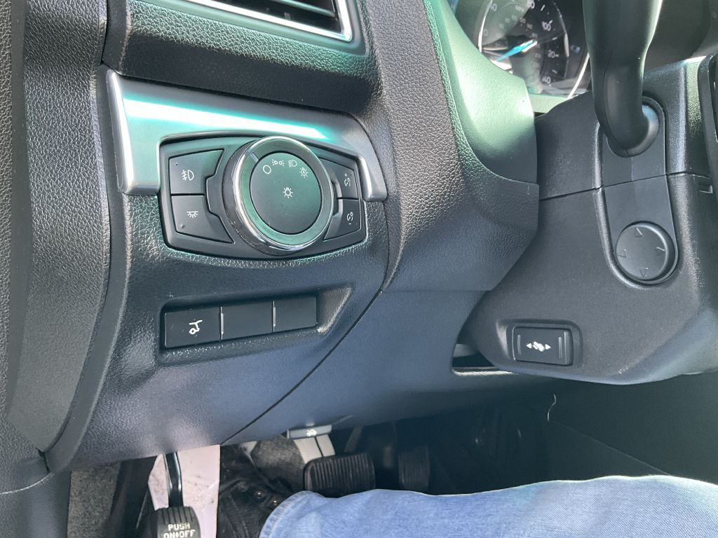 2016 Ford Explorer Image 36