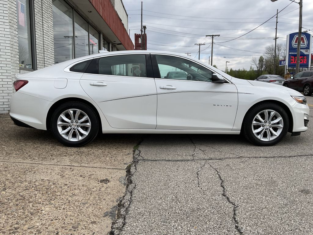 2019 Chevrolet Malibu Image 2