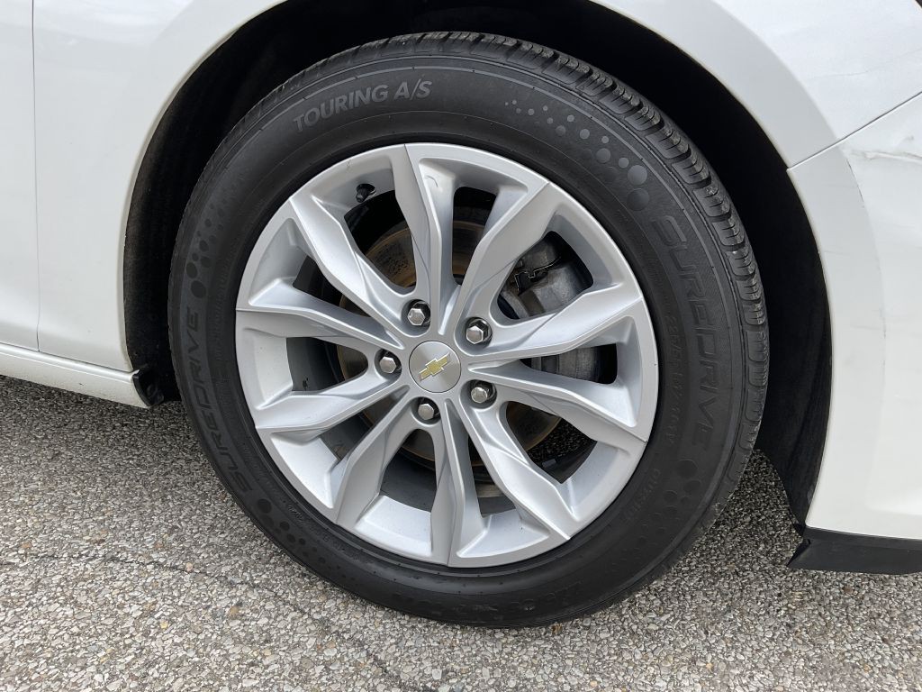 2019 Chevrolet Malibu Image 12