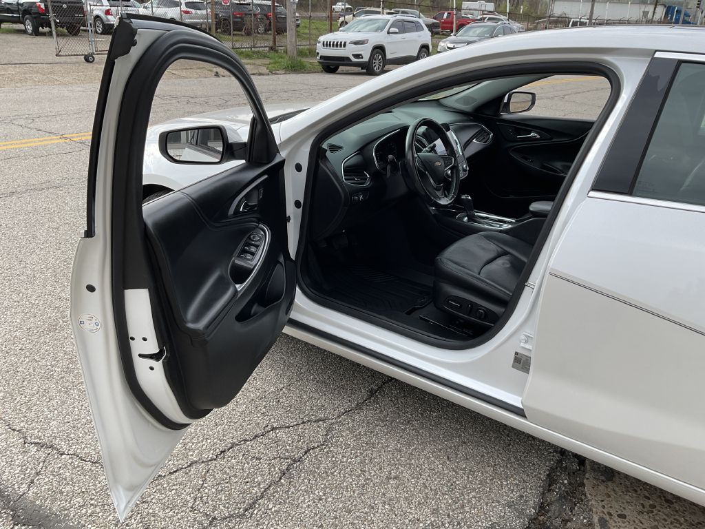 2019 Chevrolet Malibu Image 13